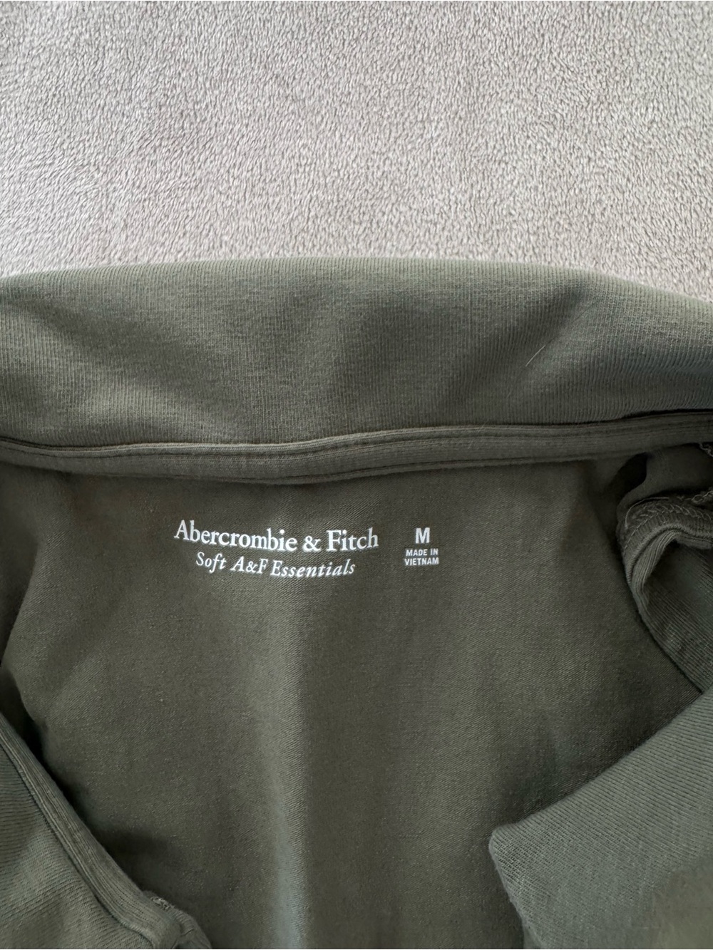 Abercrombie + Fitch Women’s Essential Tank Olive Collared V-Neck Sleeveless Top - Picture 6 of 6